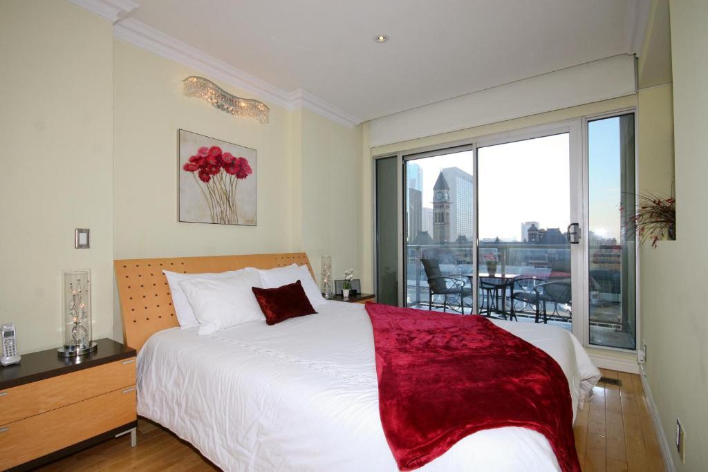 Yonge Suites Furnished Apartments Toronto Room photo